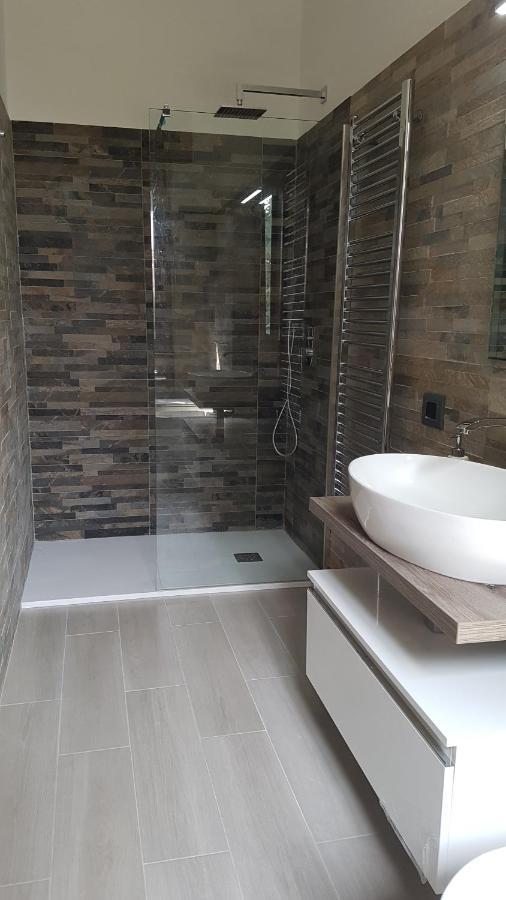 Casnate Con Bernate B&B Villa Mirella מראה חיצוני תמונה