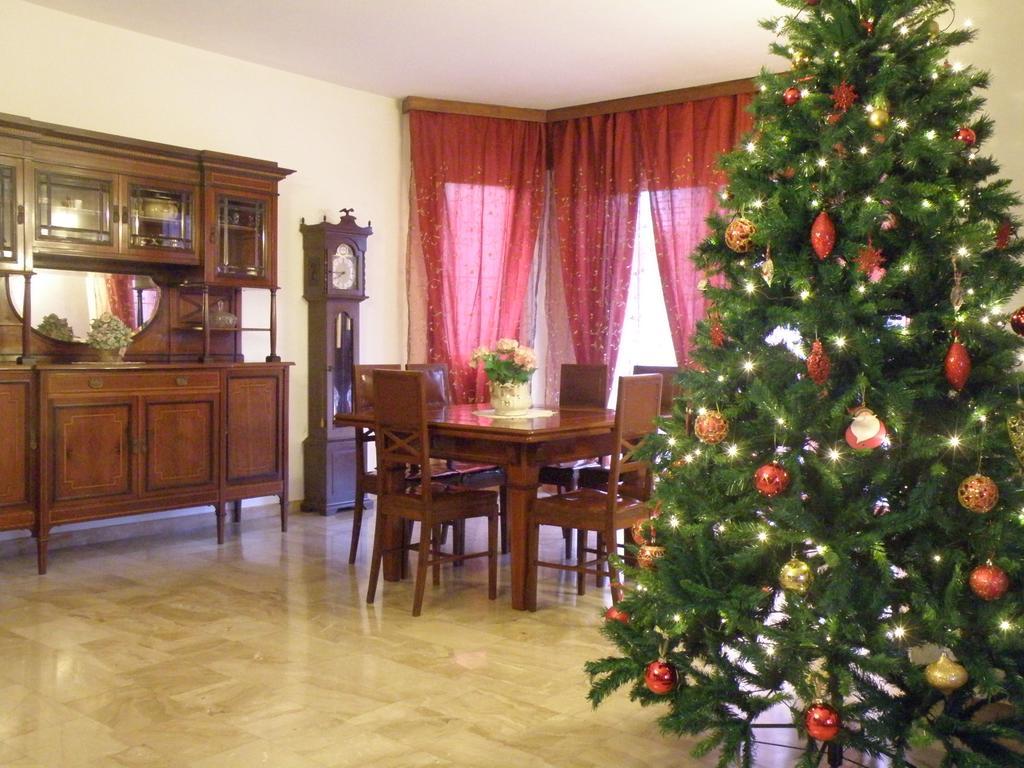 Casnate Con Bernate B&B Villa Mirella מראה חיצוני תמונה