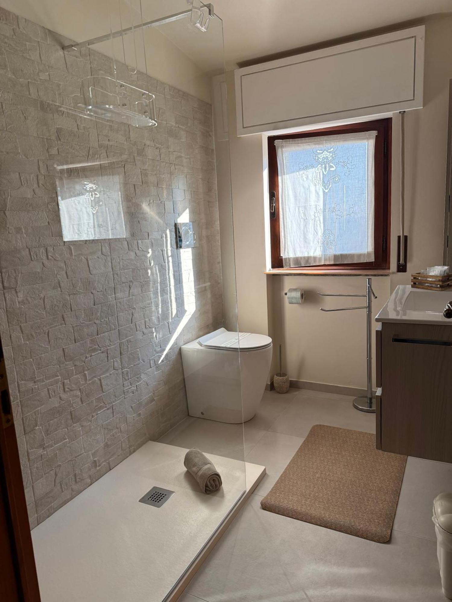 Casnate Con Bernate B&B Villa Mirella מראה חיצוני תמונה