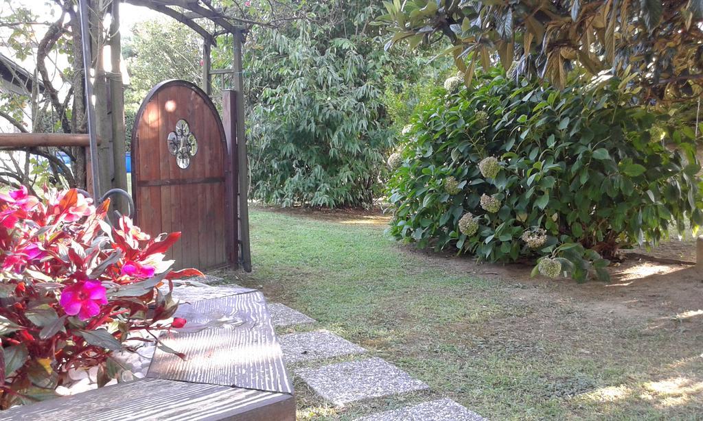 Casnate Con Bernate B&B Villa Mirella מראה חיצוני תמונה